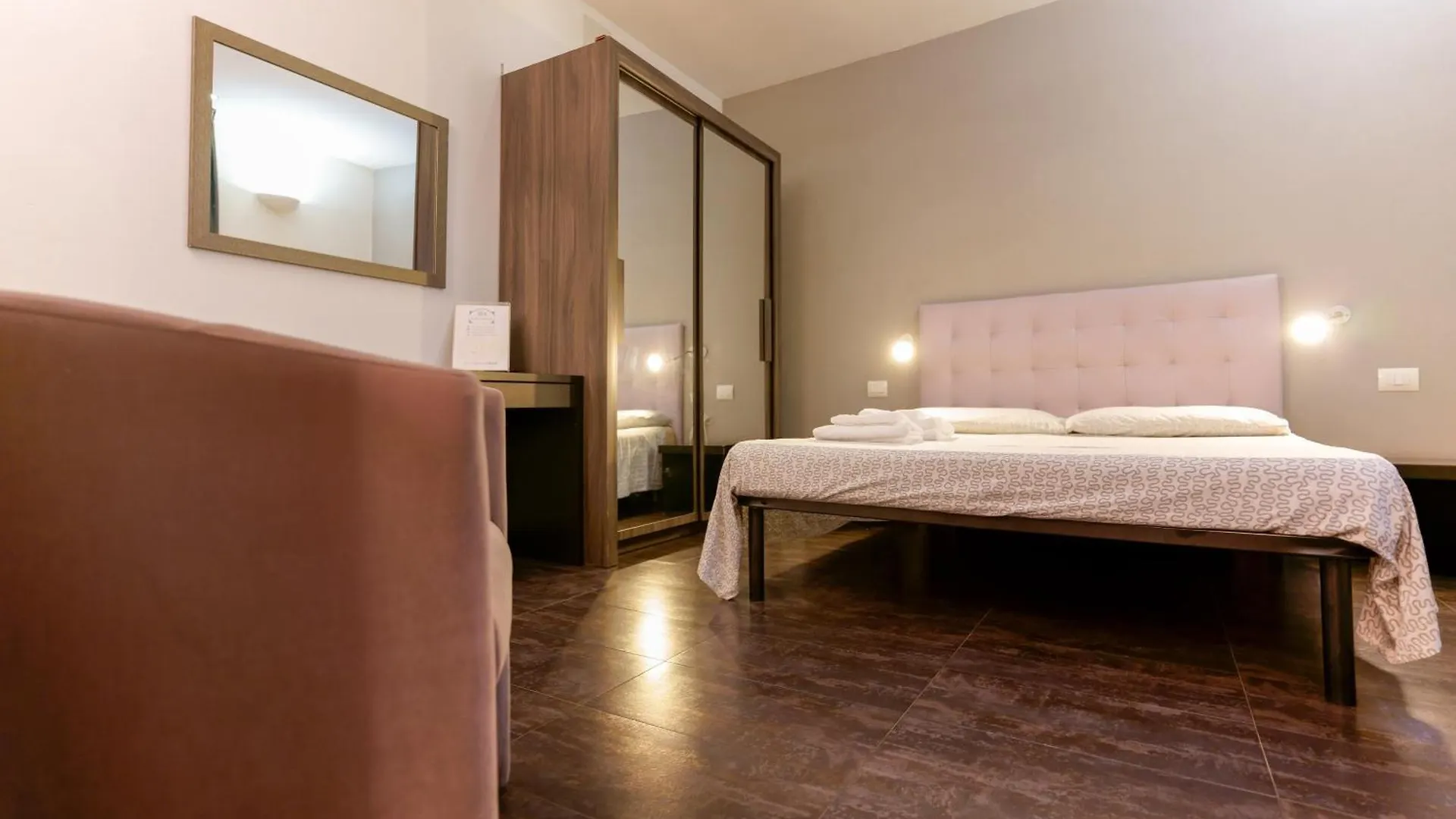 Hotel Il Palazz8 Iglesias 2*,  Italia