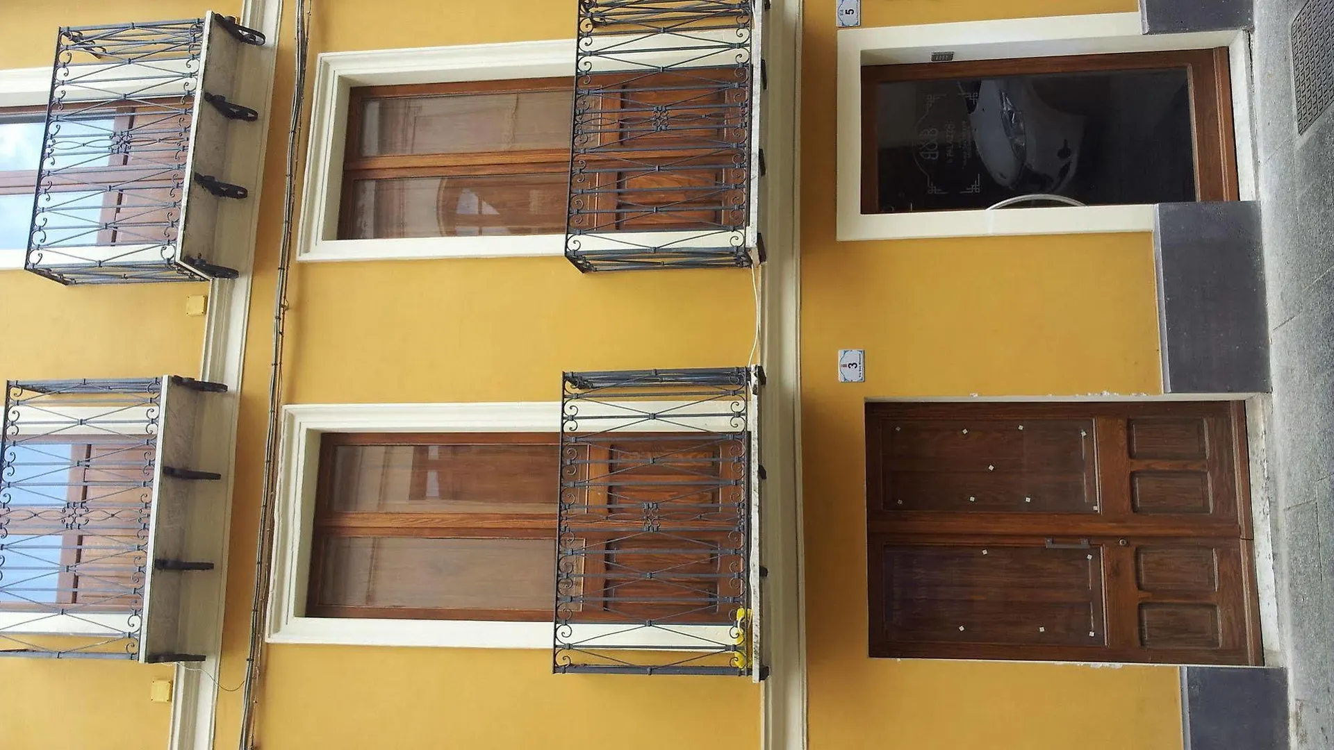Hotel Il Palazz8 Iglesias 2*,  Italia